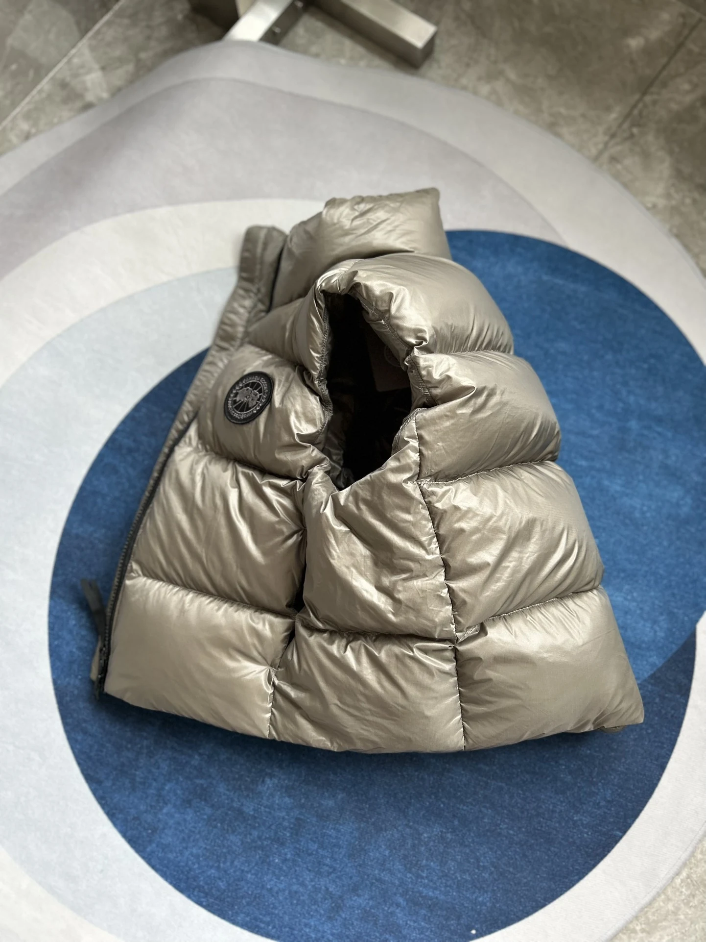 Canada Goose puffer vest - real photo 5