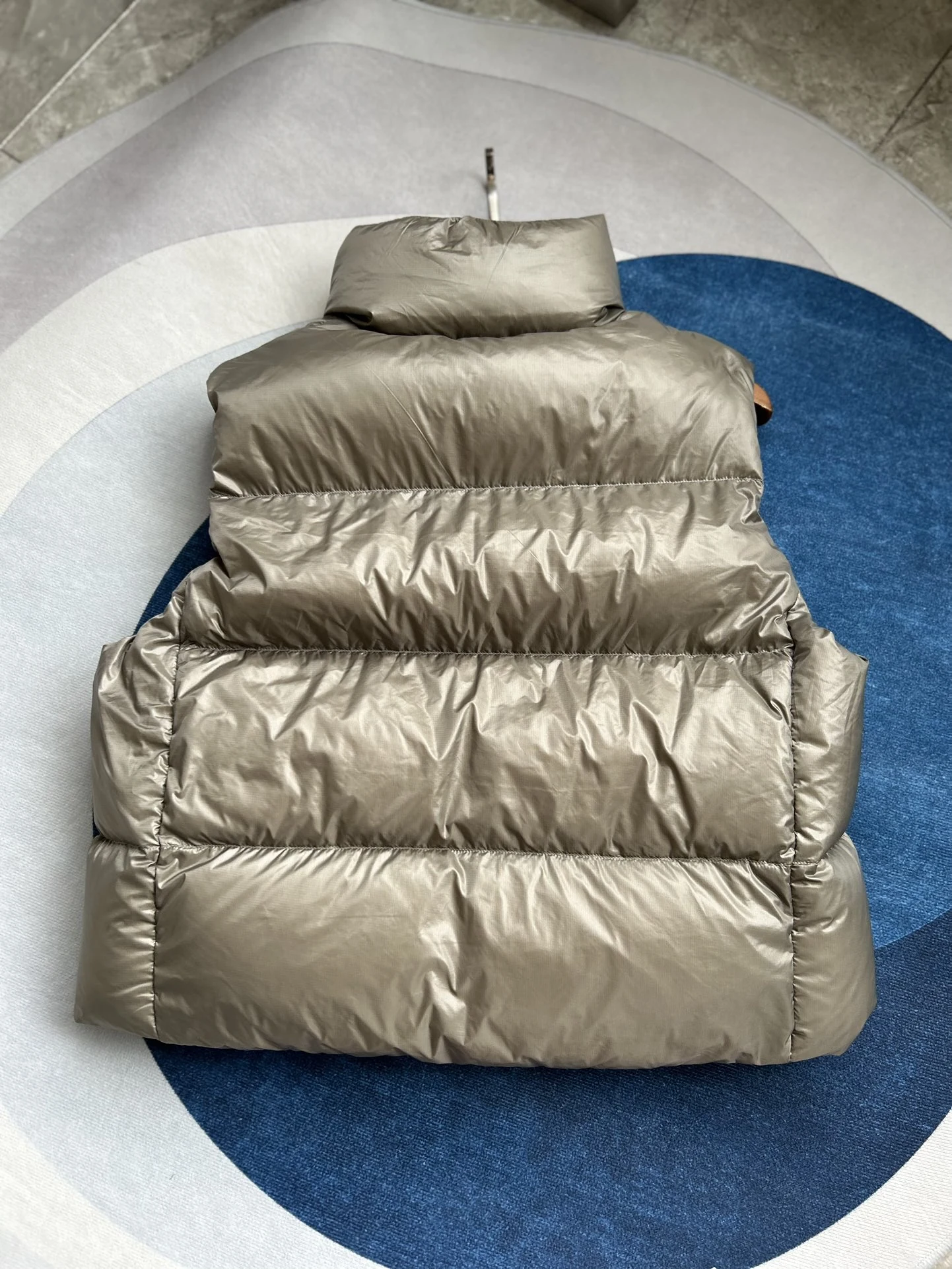 Canada Goose puffer vest - real photo 6