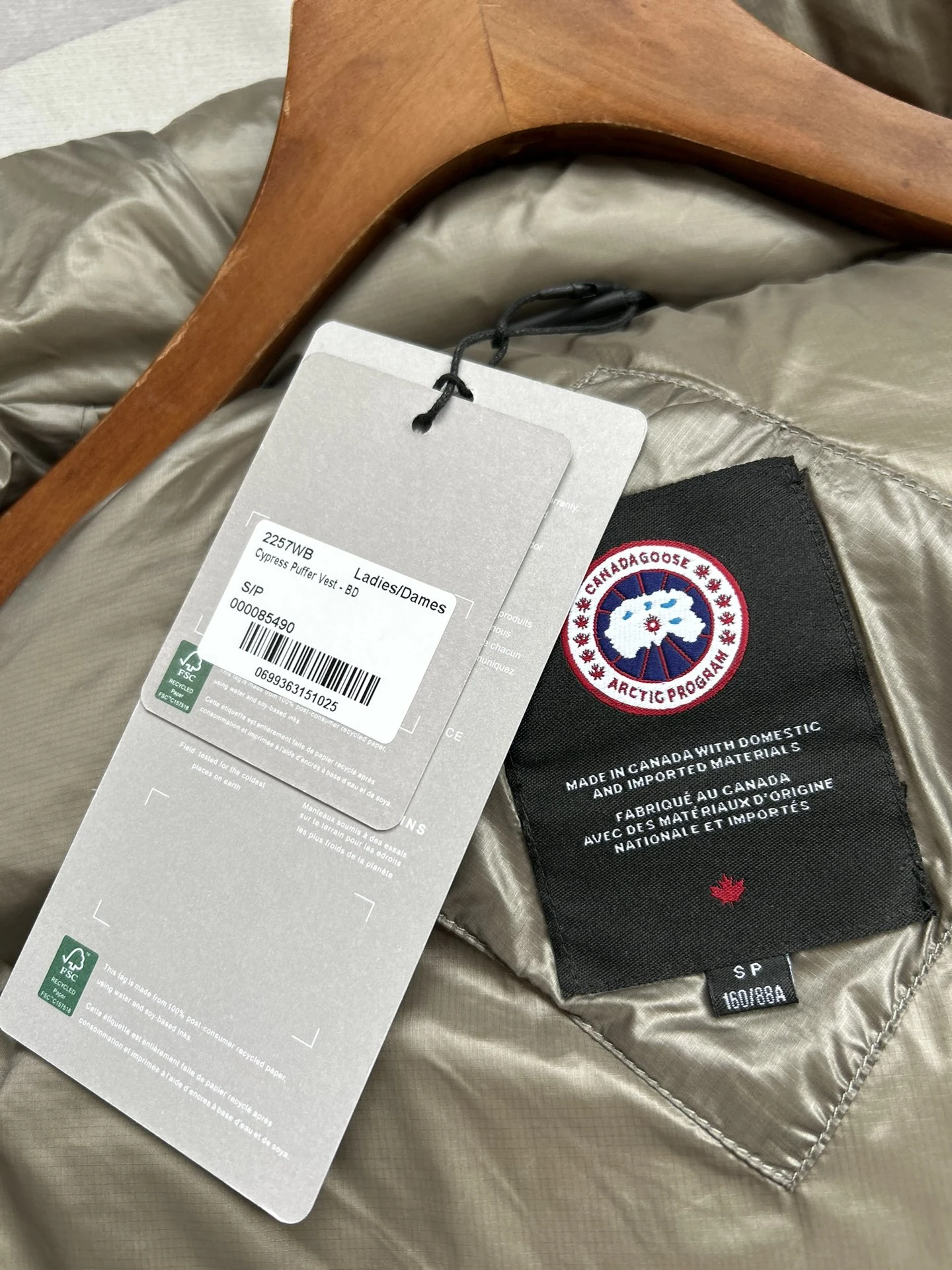 Canada Goose puffer vest - real photo 8