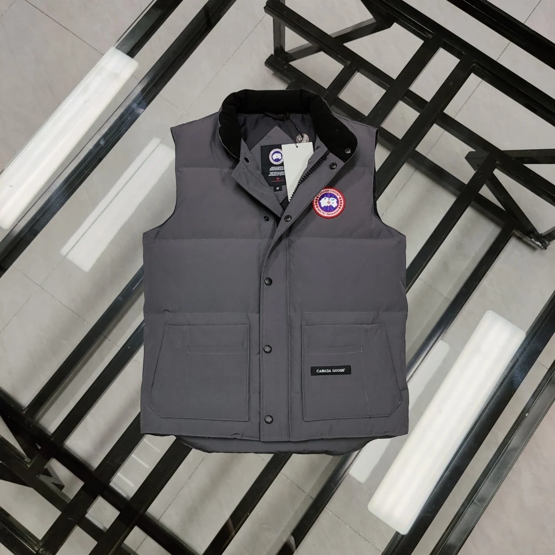 Canada Goose Quilted Puffer Vest - Style 44 - Canada Goose puffer vest real photo 2