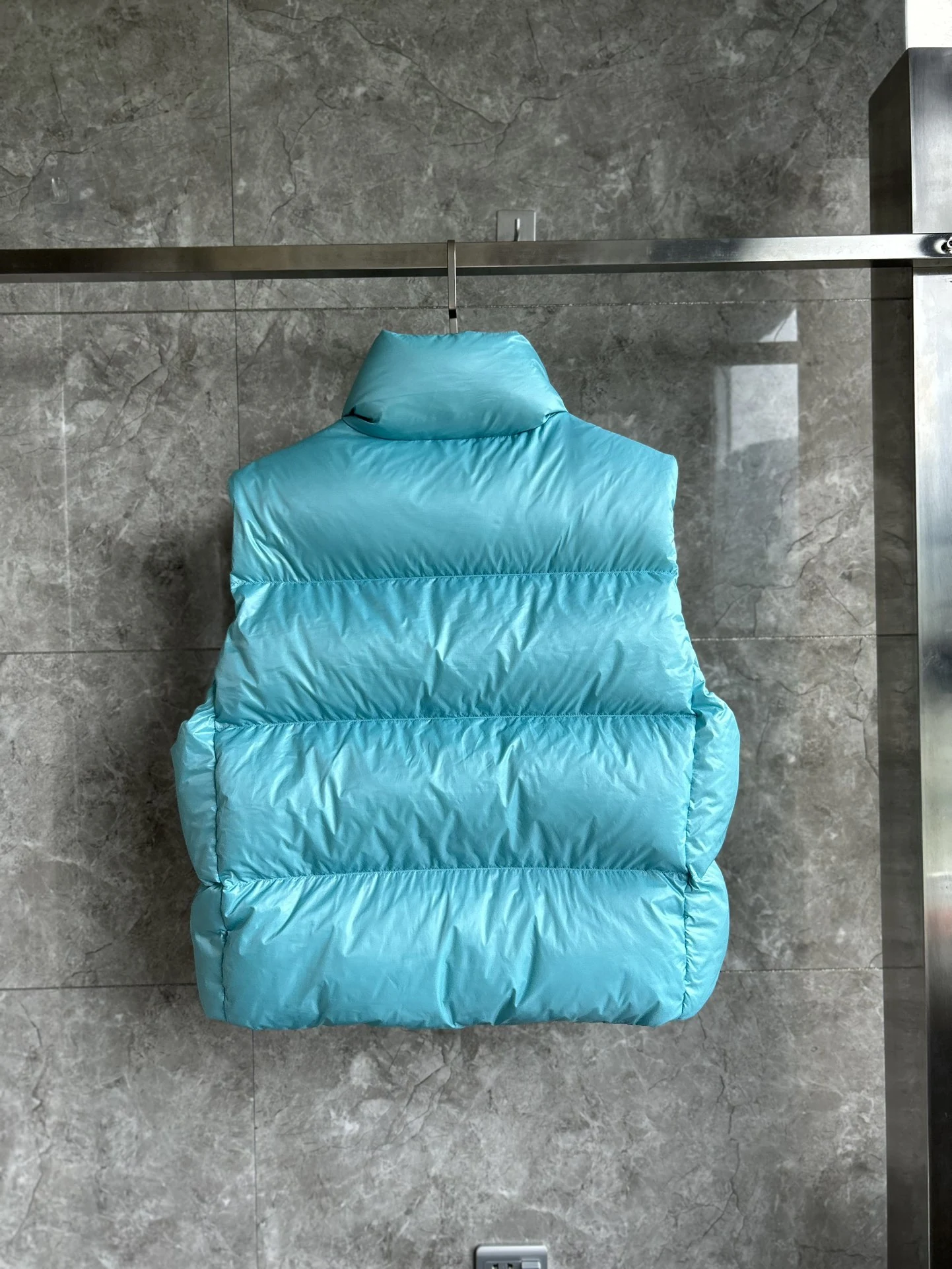 Canada Goose puffer vest - real photo 2