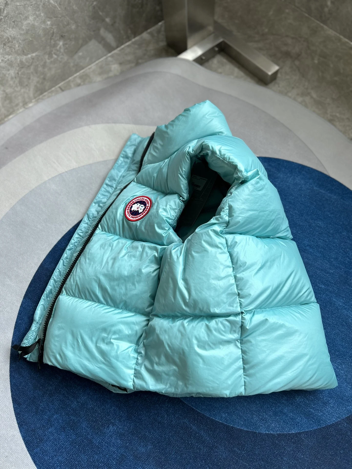 Canada Goose puffer vest - real photo 5