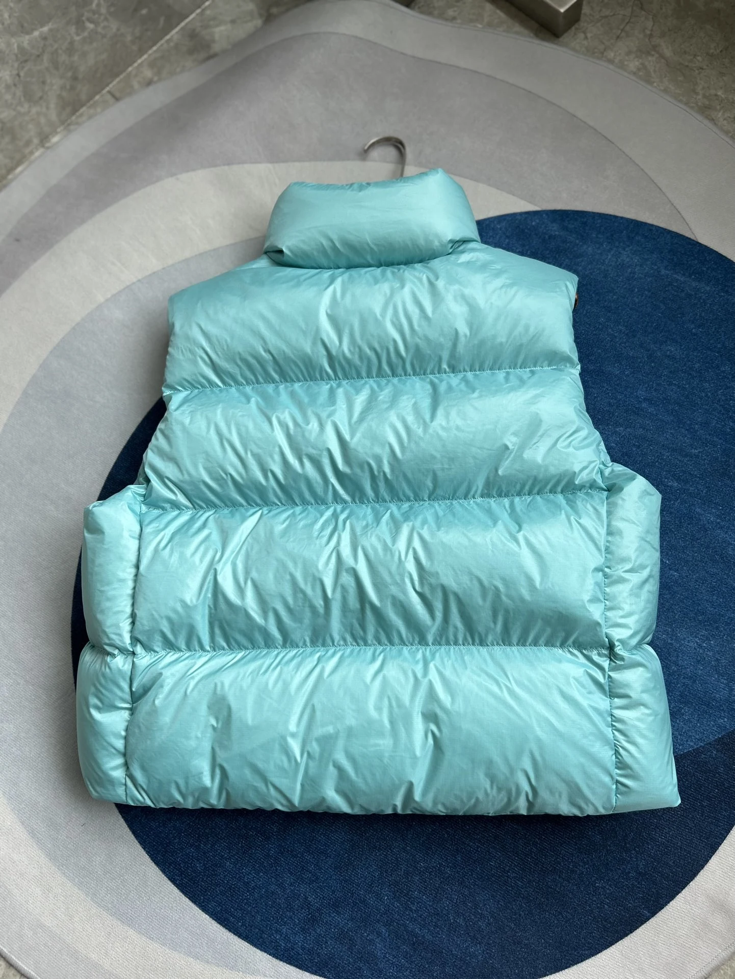 Canada Goose puffer vest - real photo 6