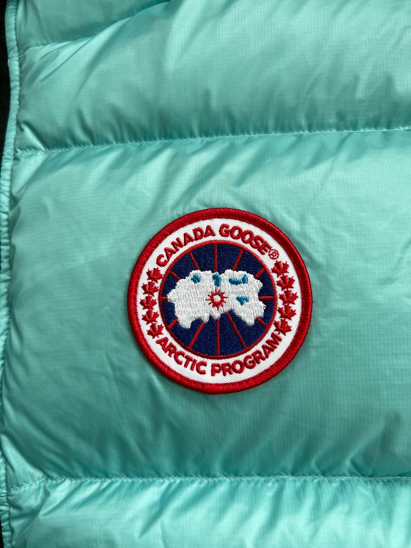 Canada Goose puffer vest - real photo 7