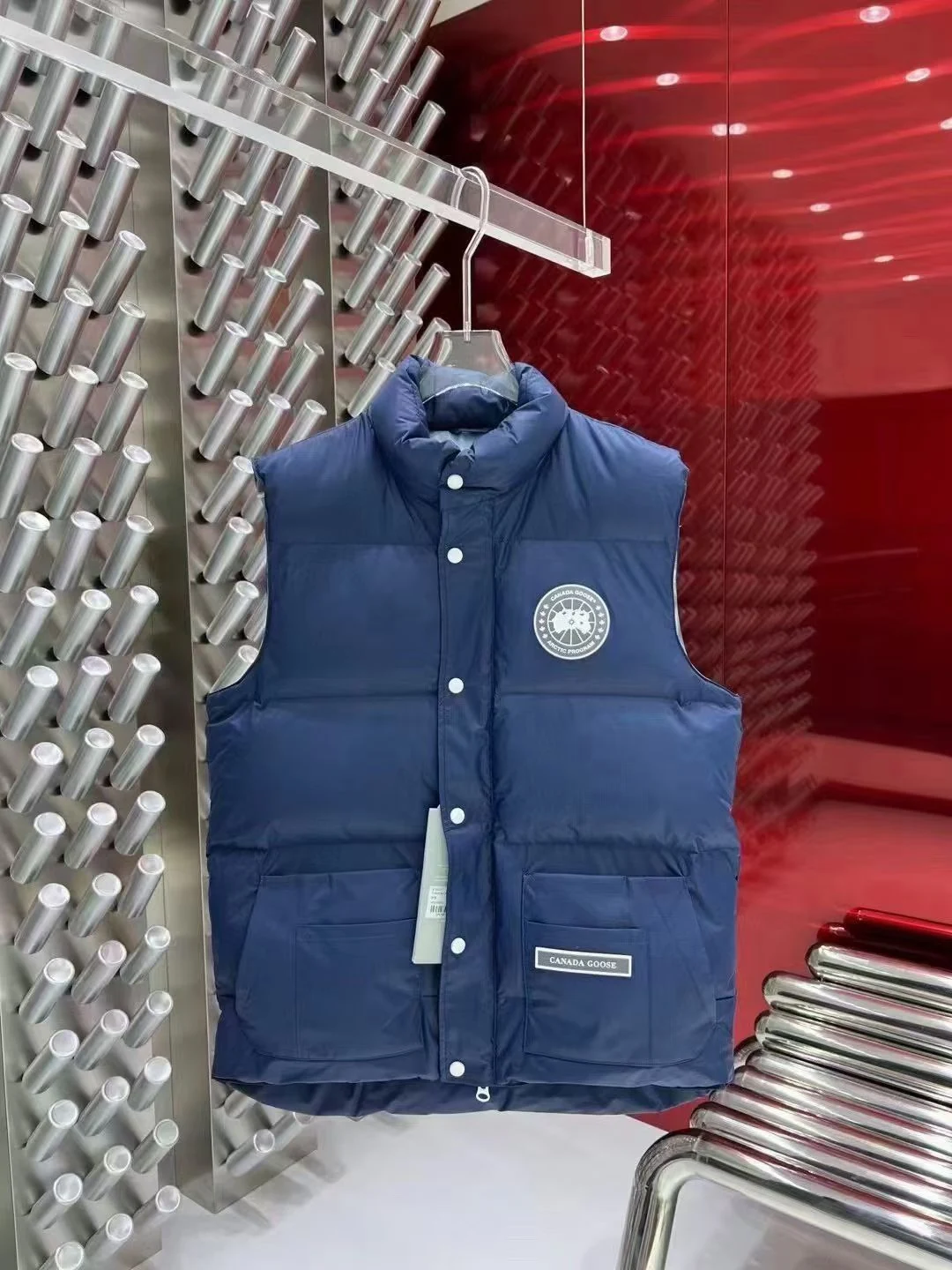 Canada Goose puffer vest - real photo 1