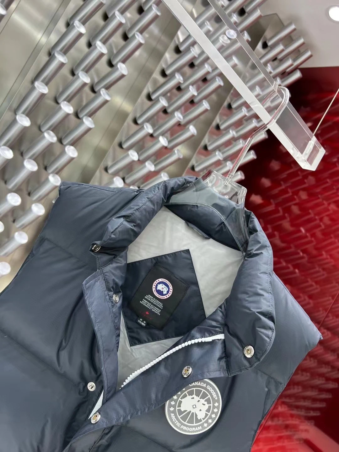 Canada Goose puffer vest - real photo 6