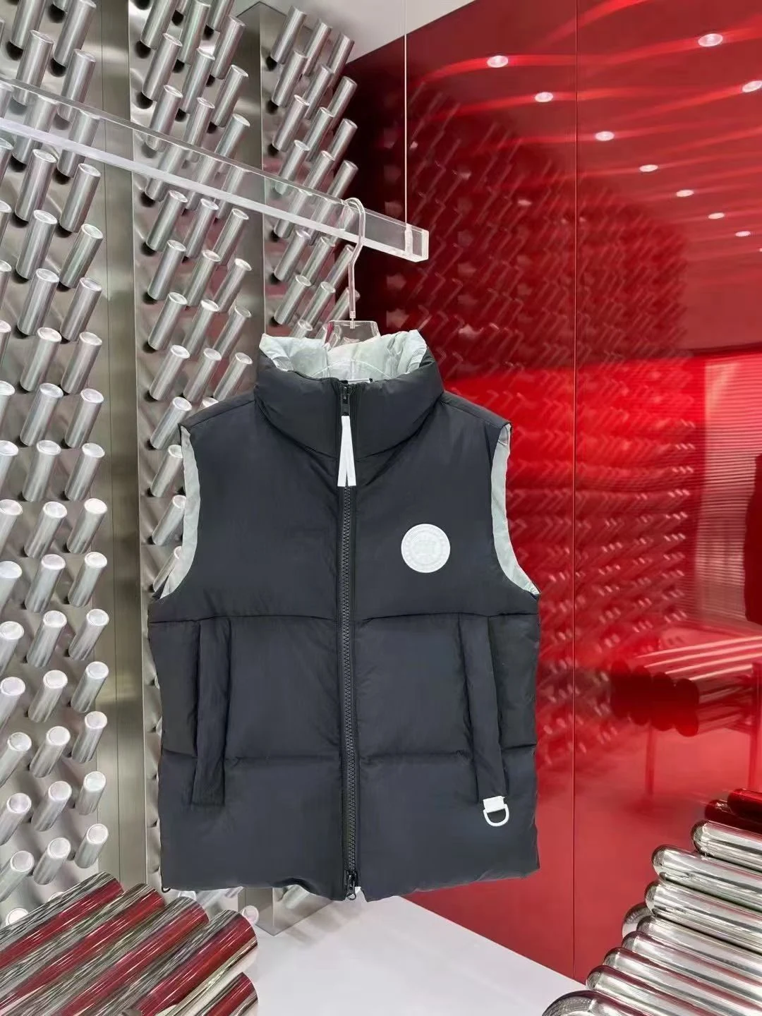 Canada Goose puffer vest - real photo 1