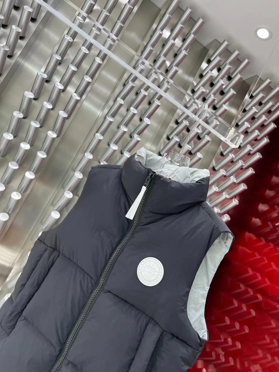 Canada Goose puffer vest - real photo 4
