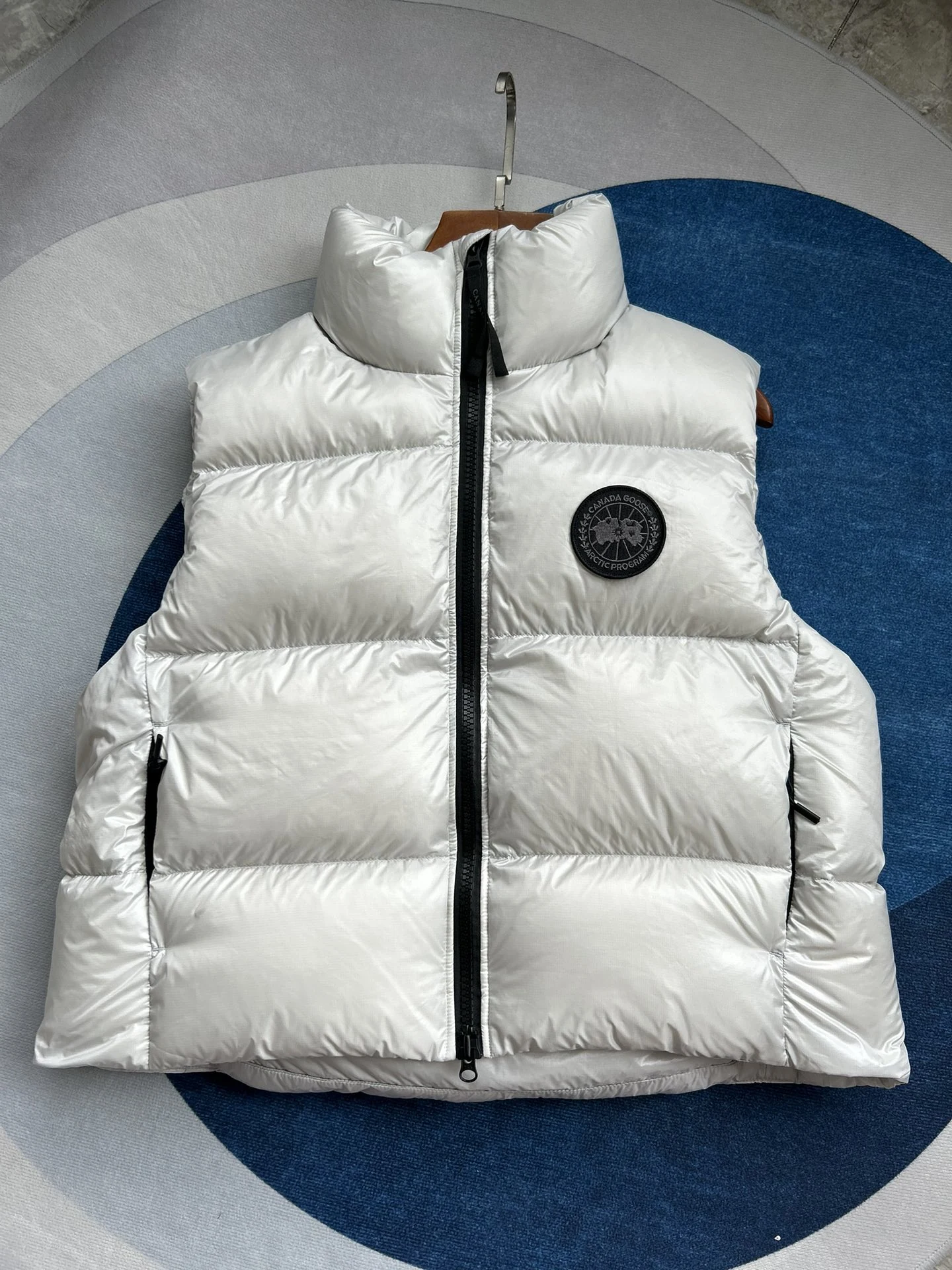 Canada Goose Quilted Puffer Vest - Style 59 - Canada Goose puffer vest real photo 3