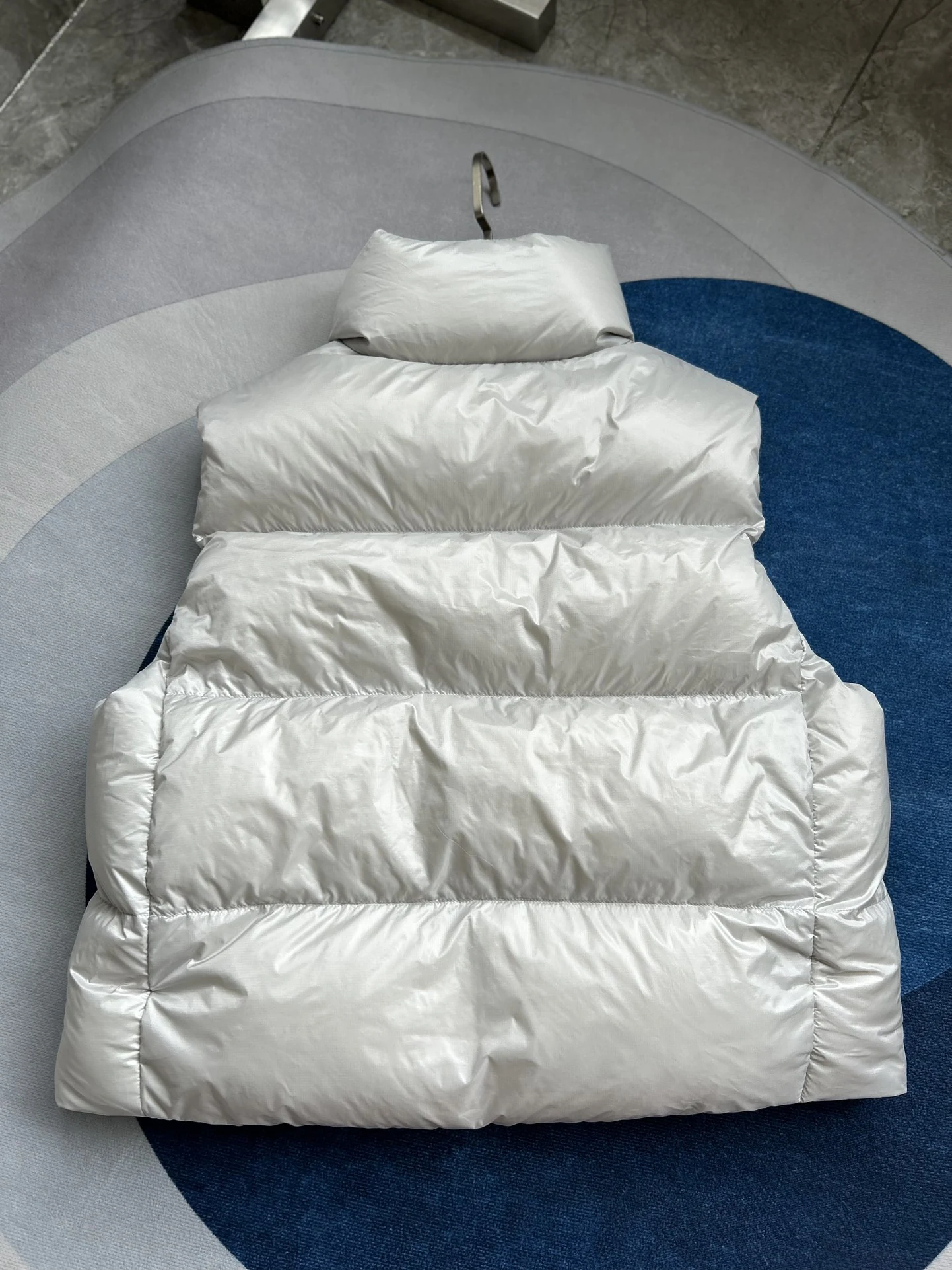 Canada Goose Quilted Puffer Vest - Style 59 - Canada Goose puffer vest real photo 6