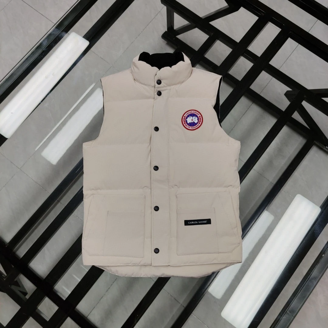 Canada Goose puffer vest - real photo 1