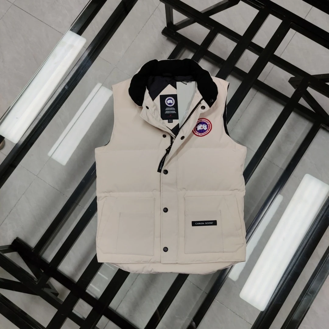 Canada Goose puffer vest - real photo 2