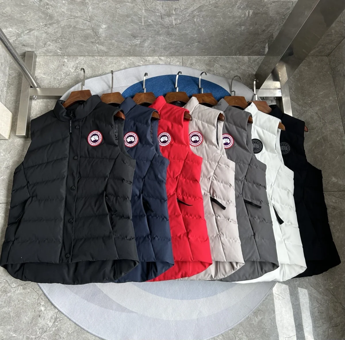 Canada Goose Quilted Puffer Vest - Style 7 - Canada Goose puffer vest real photo 4