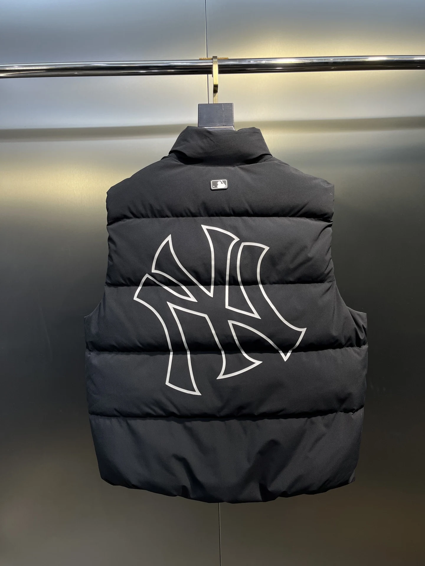 Canada Goose Quilted Puffer Vest - Style 69 - Canada Goose puffer vest real photo 2
