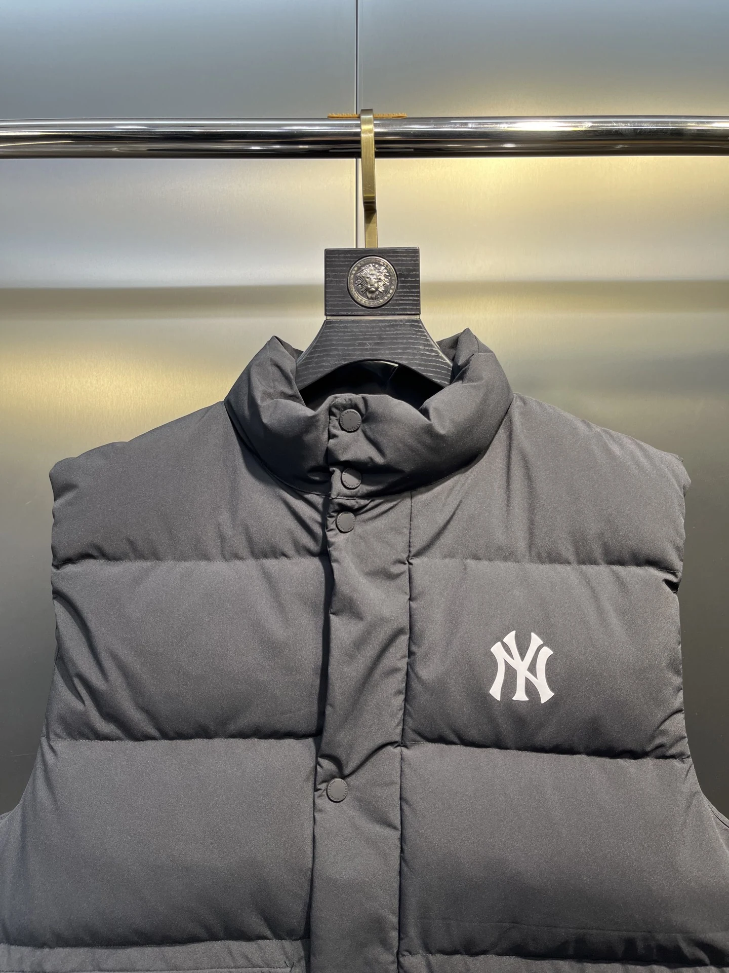 Canada Goose Quilted Puffer Vest - Style 69 - Canada Goose puffer vest real photo 3