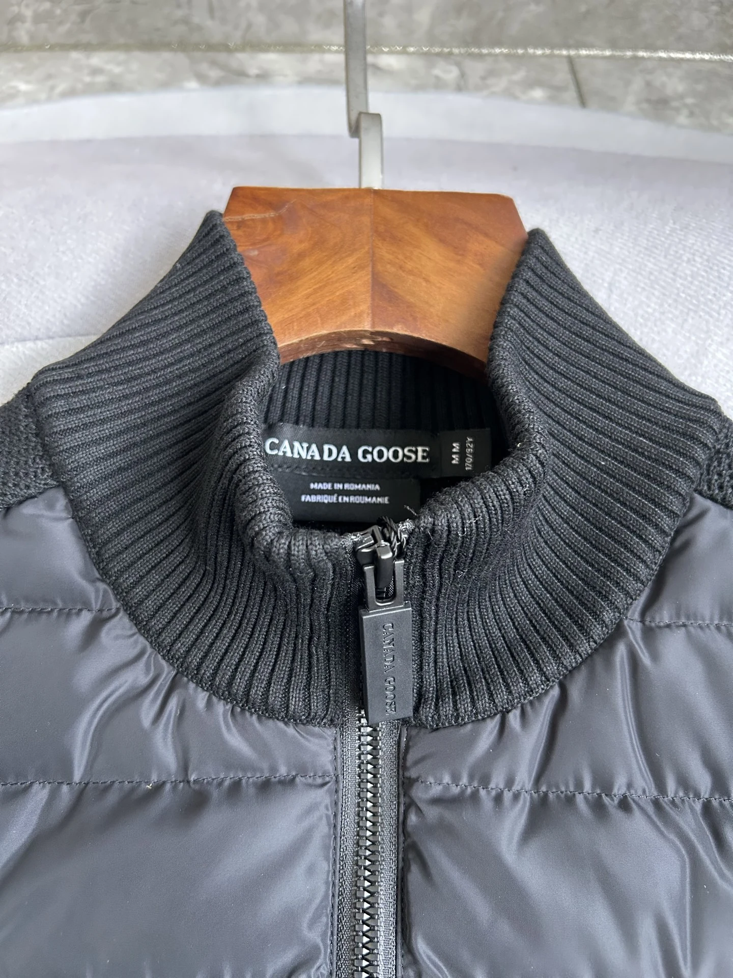 Canada Goose Quilted Puffer Vest - Style 70 - Canada Goose puffer vest real photo 15