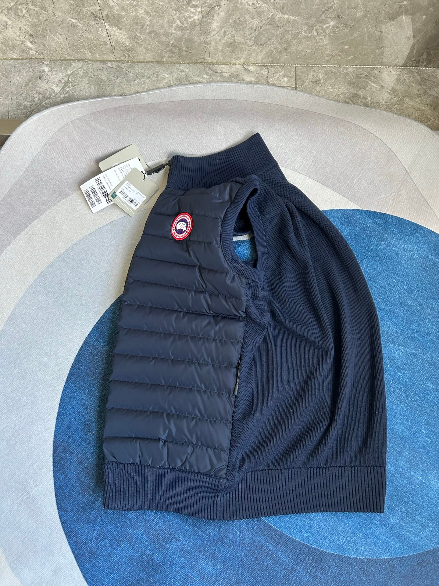 Canada Goose Quilted Puffer Vest - Style 73 - Canada Goose puffer vest real photo 5