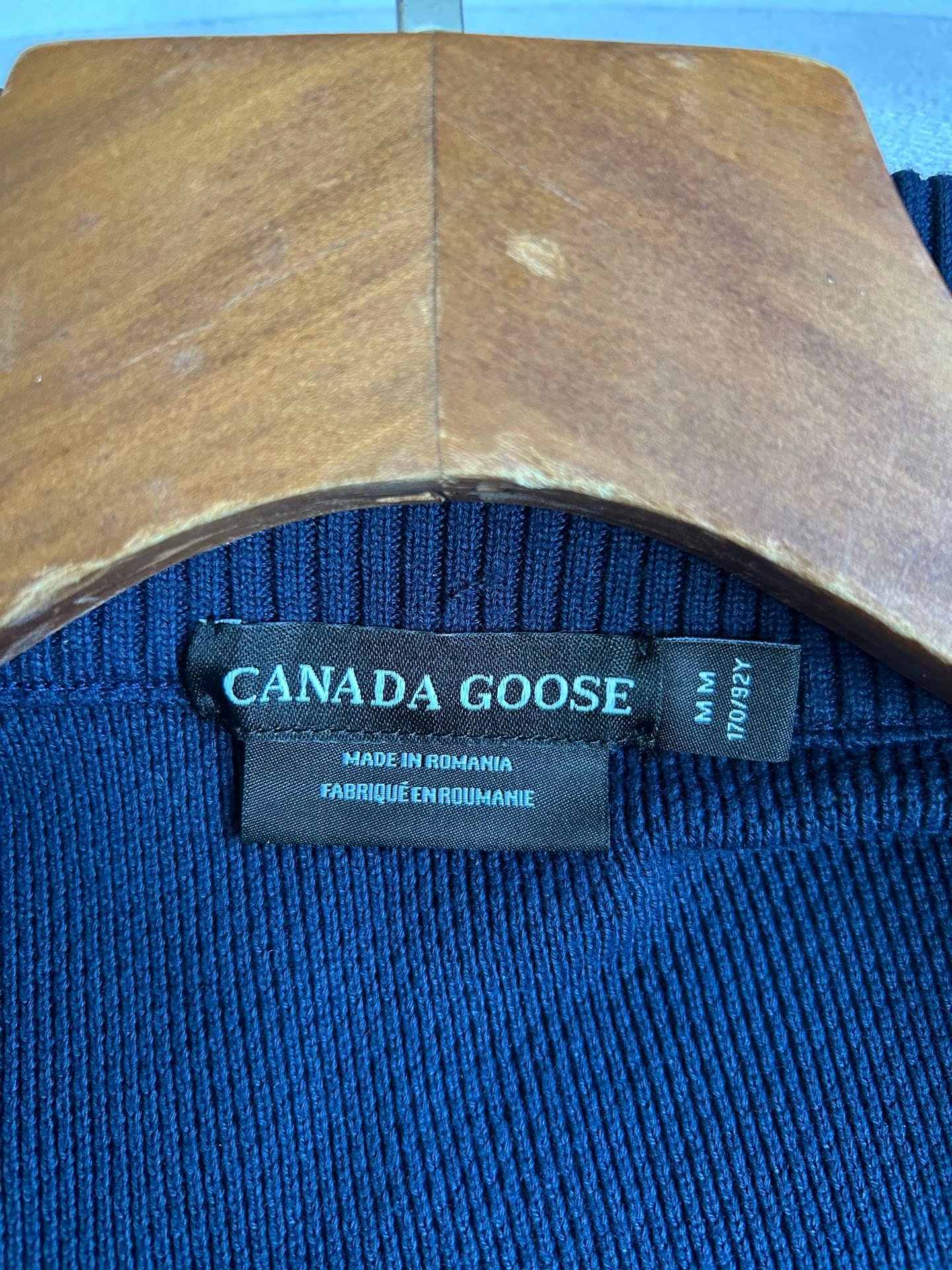 Canada Goose Quilted Puffer Vest - Style 73 - Canada Goose puffer vest real photo 8