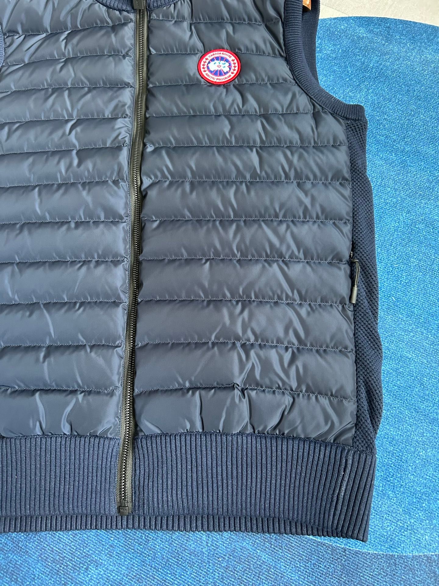 Canada Goose Quilted Puffer Vest - Style 73 - Canada Goose puffer vest real photo 13