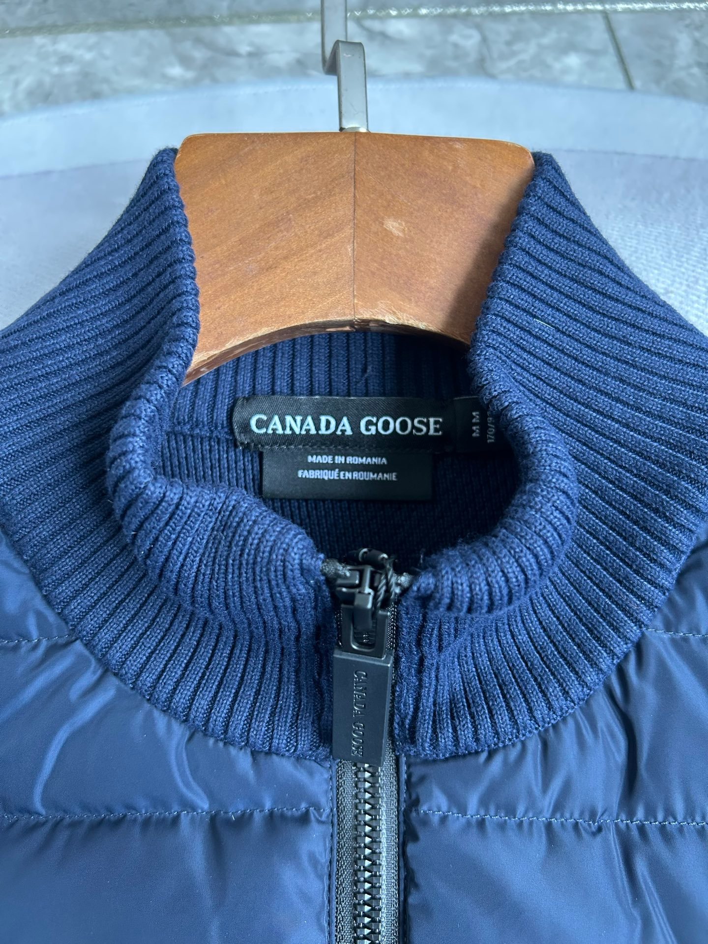 Canada Goose Quilted Puffer Vest - Style 73 - Canada Goose puffer vest real photo 14