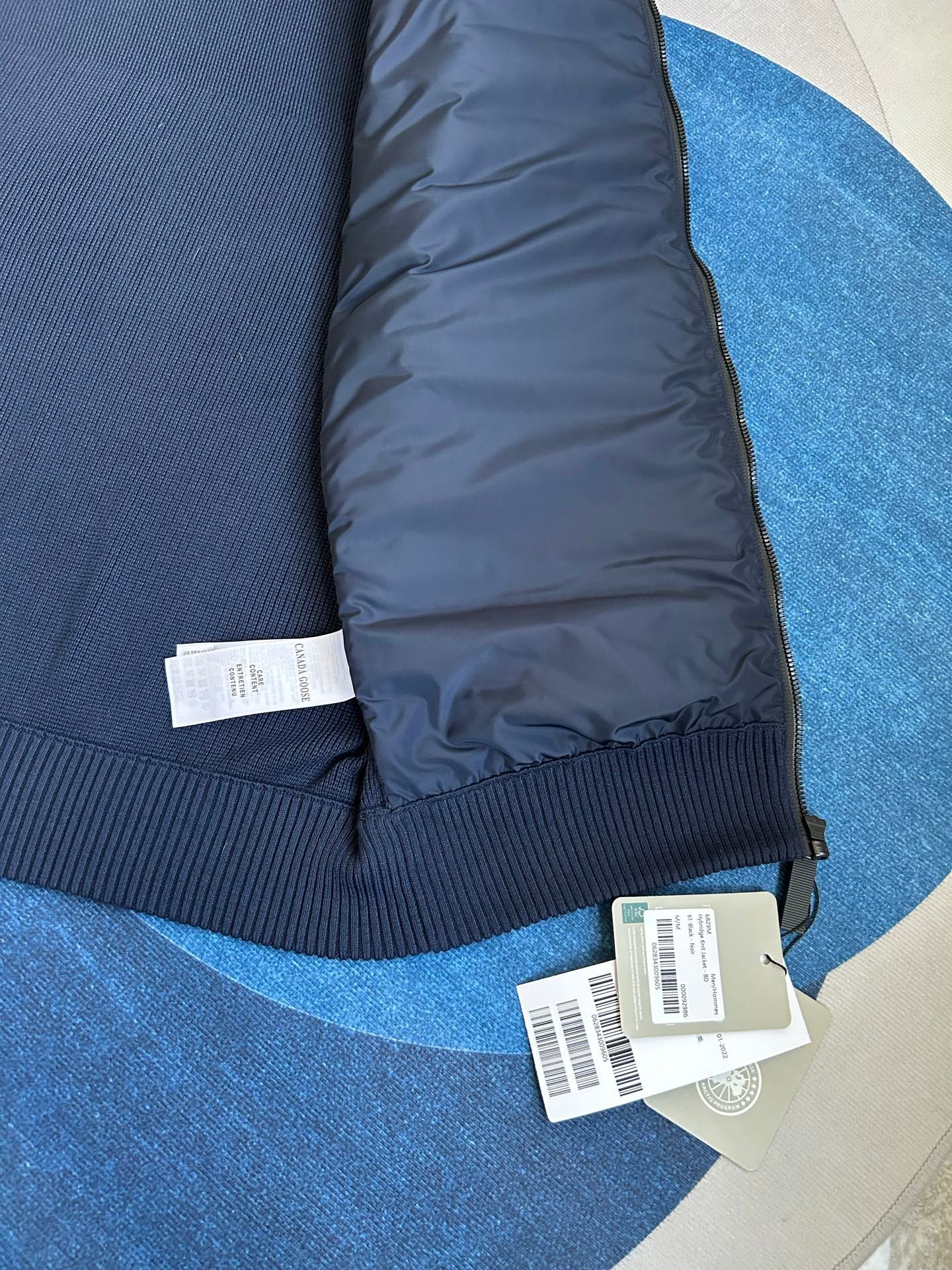 Canada Goose Quilted Puffer Vest - Style 73 - Canada Goose puffer vest real photo 16