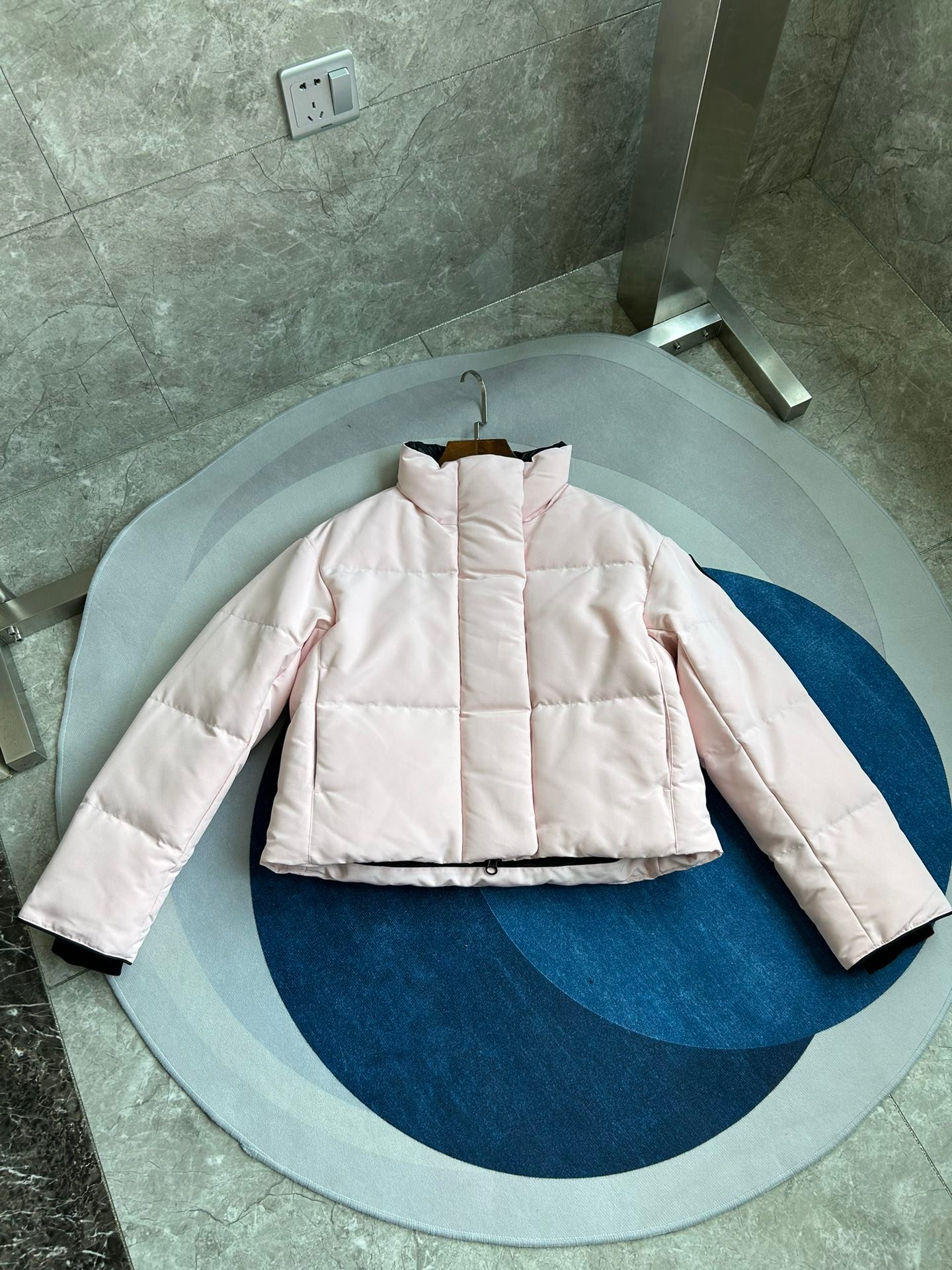 Canada Goose puffer jacket - real photo 3