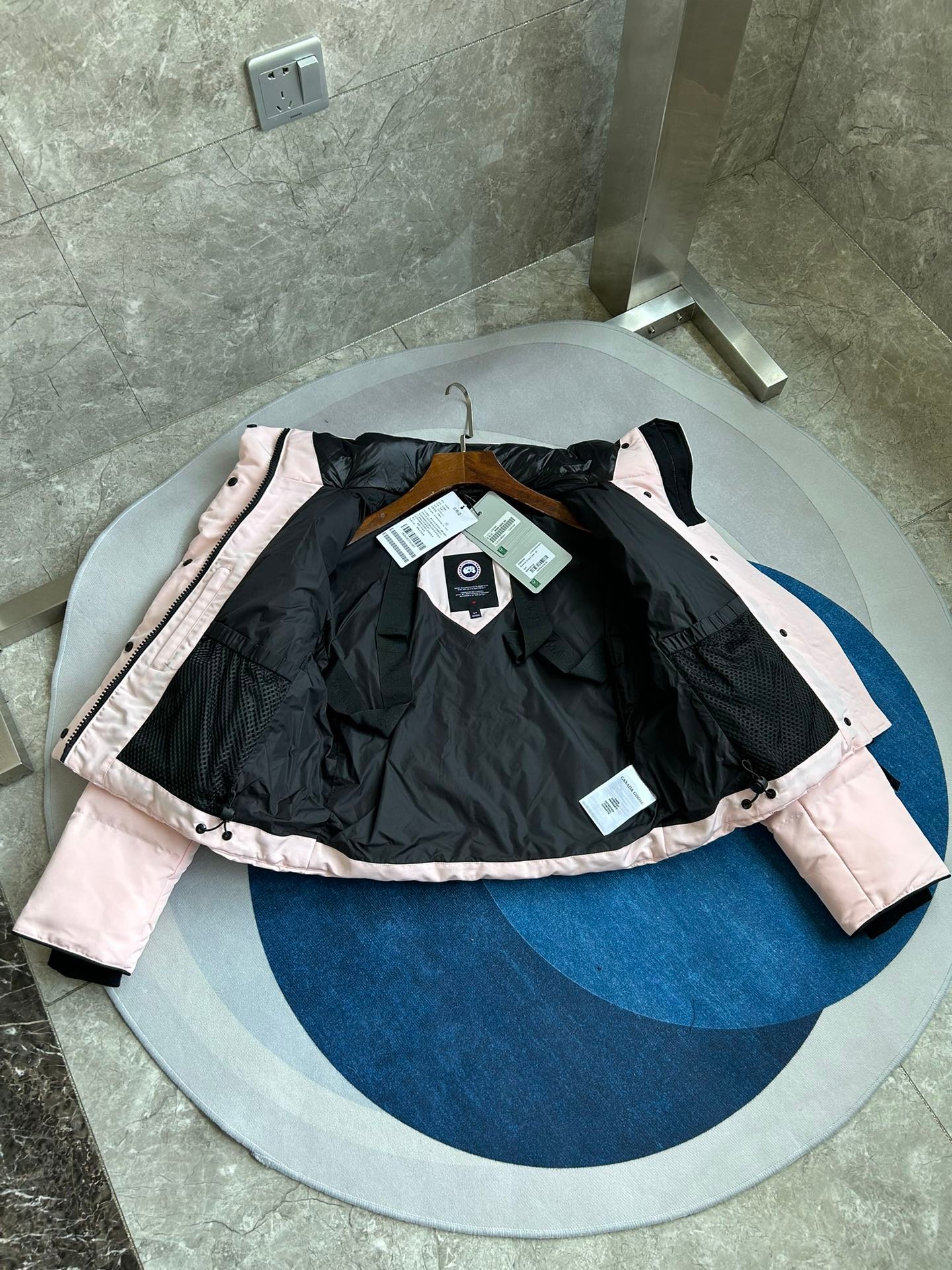 Canada Goose puffer jacket - real photo 4