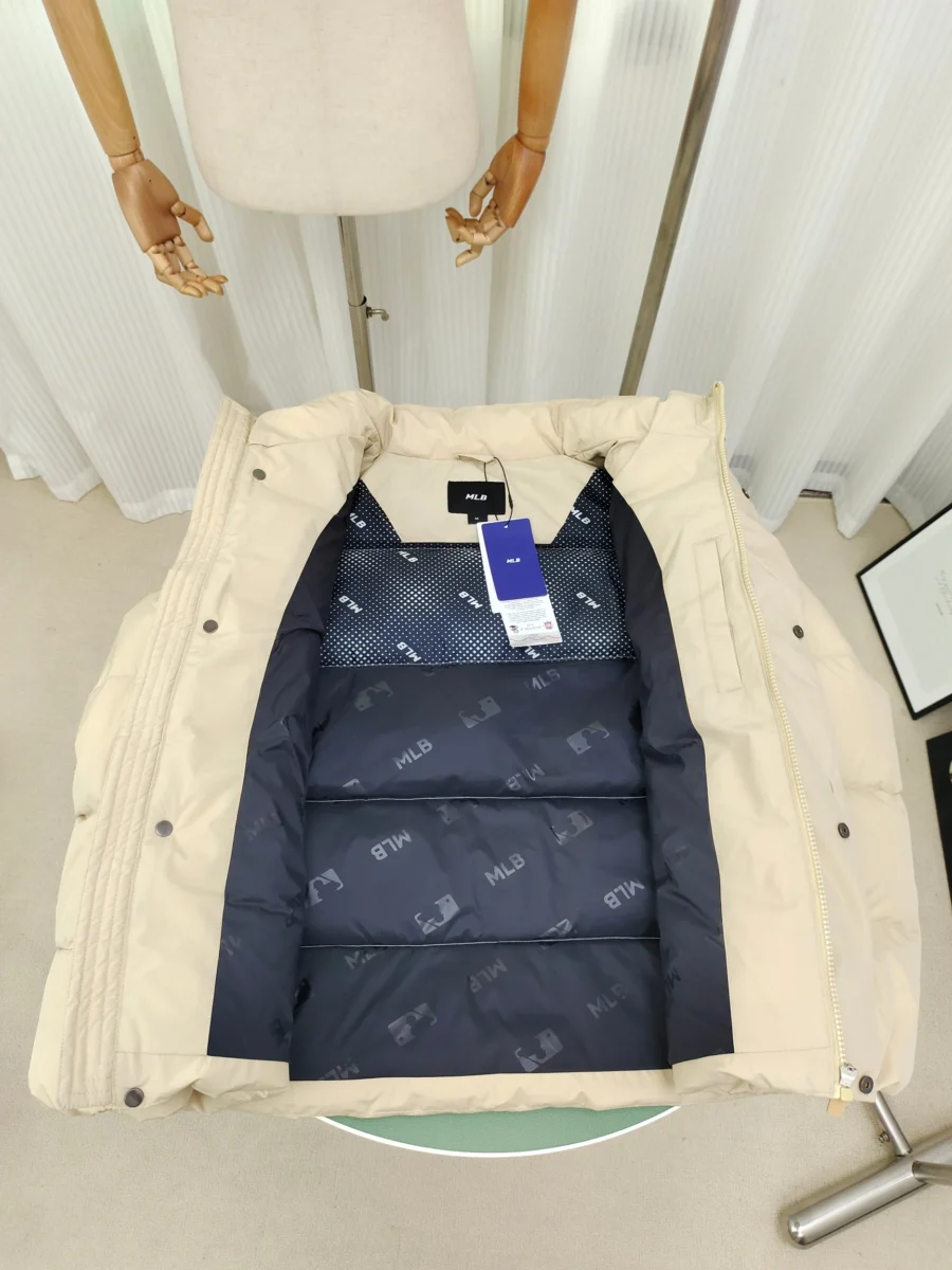 Canada Goose Short Puffer Jacket - Style 5 - Canada Goose puffer jacket real photo 6
