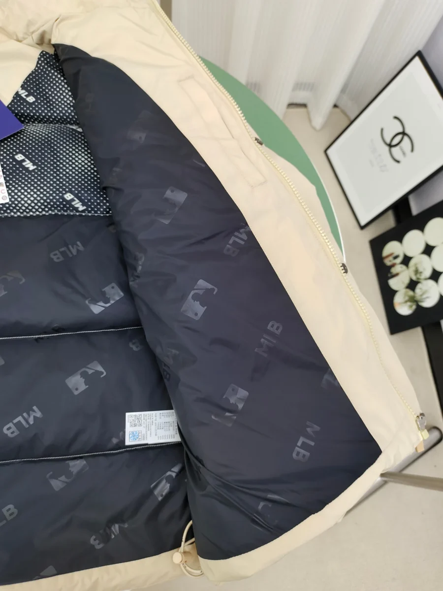 Canada Goose Short Puffer Jacket - Style 5 - Canada Goose puffer jacket real photo 7