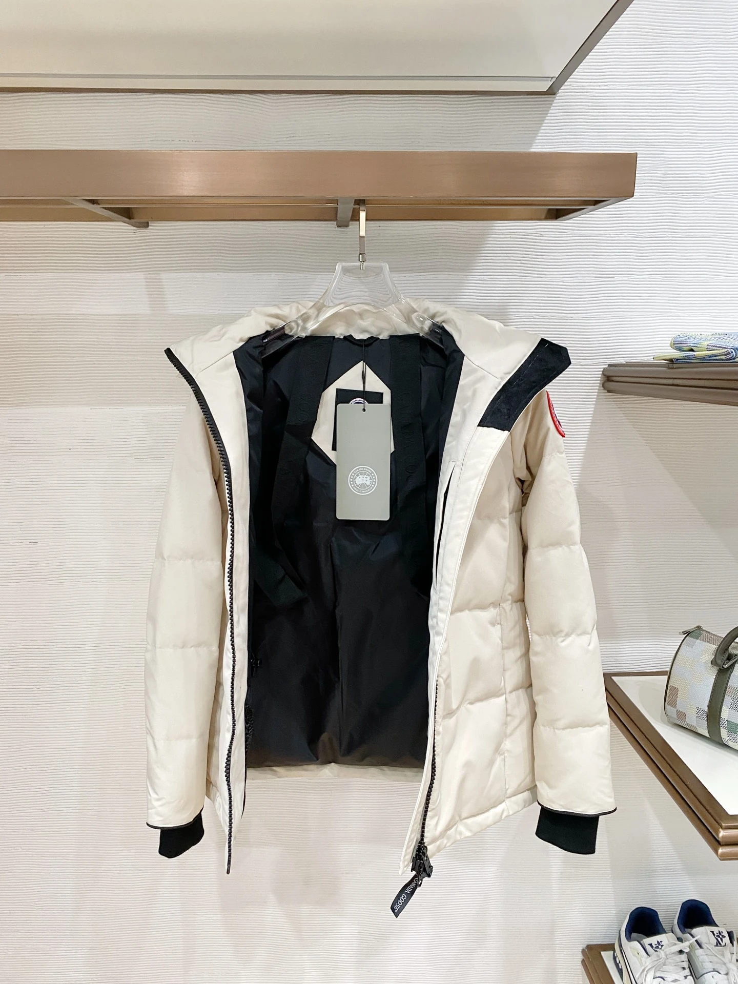 Canada Goose Short Puffer Jacket - Style 25 - Canada Goose puffer jacket real photo 4