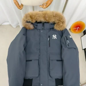 Canada Goose Short Fur-Collar Puffer Jacket - Style 2 - Canada Goose puffer jacket real photo 1