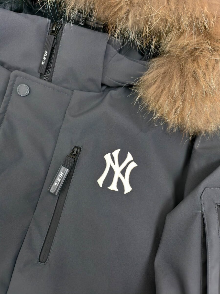 Canada Goose Short Fur-Collar Puffer Jacket - Style 2 - Canada Goose puffer jacket real photo 6