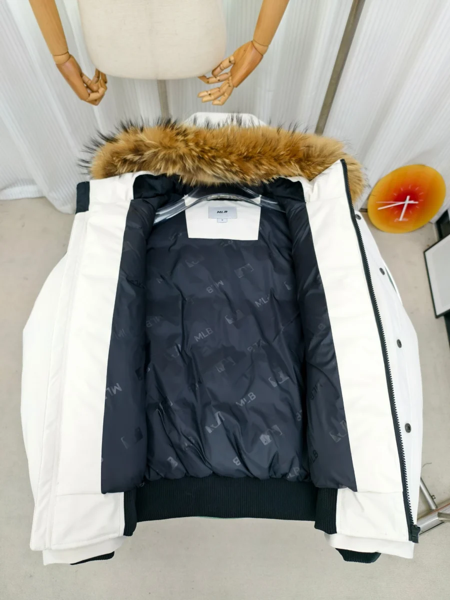 Canada Goose Short Fur-Collar Puffer Jacket - Style 5 - Canada Goose puffer jacket real photo 9