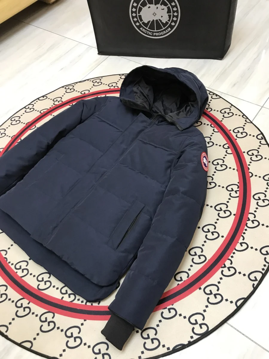 Canada Goose Short Fur-Collar Puffer Jacket - Style 6 - Canada Goose puffer jacket real photo 4