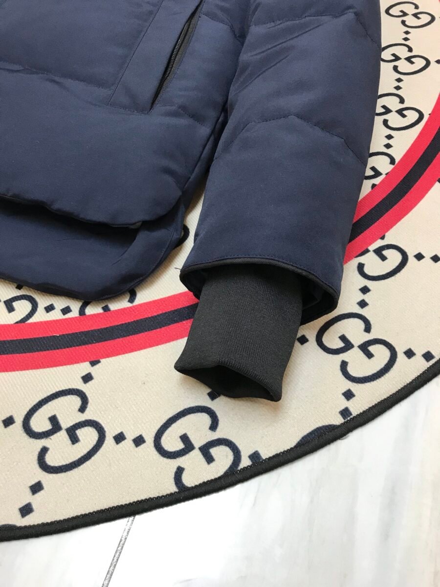Canada Goose Short Fur-Collar Puffer Jacket - Style 6 - Canada Goose puffer jacket real photo 6
