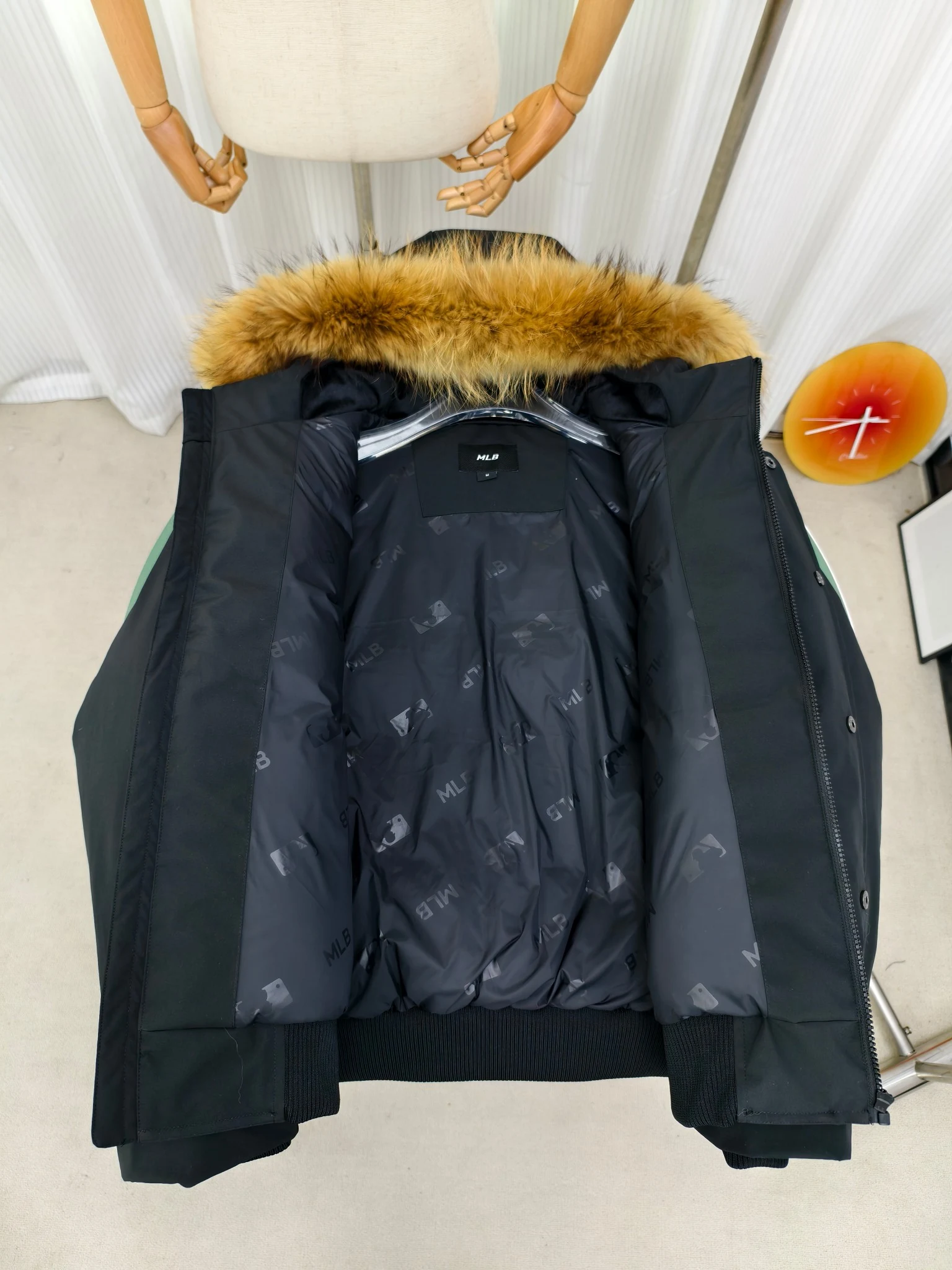 Canada Goose Short Fur-Collar Puffer Jacket - Style 8 - Canada Goose puffer jacket real photo 9