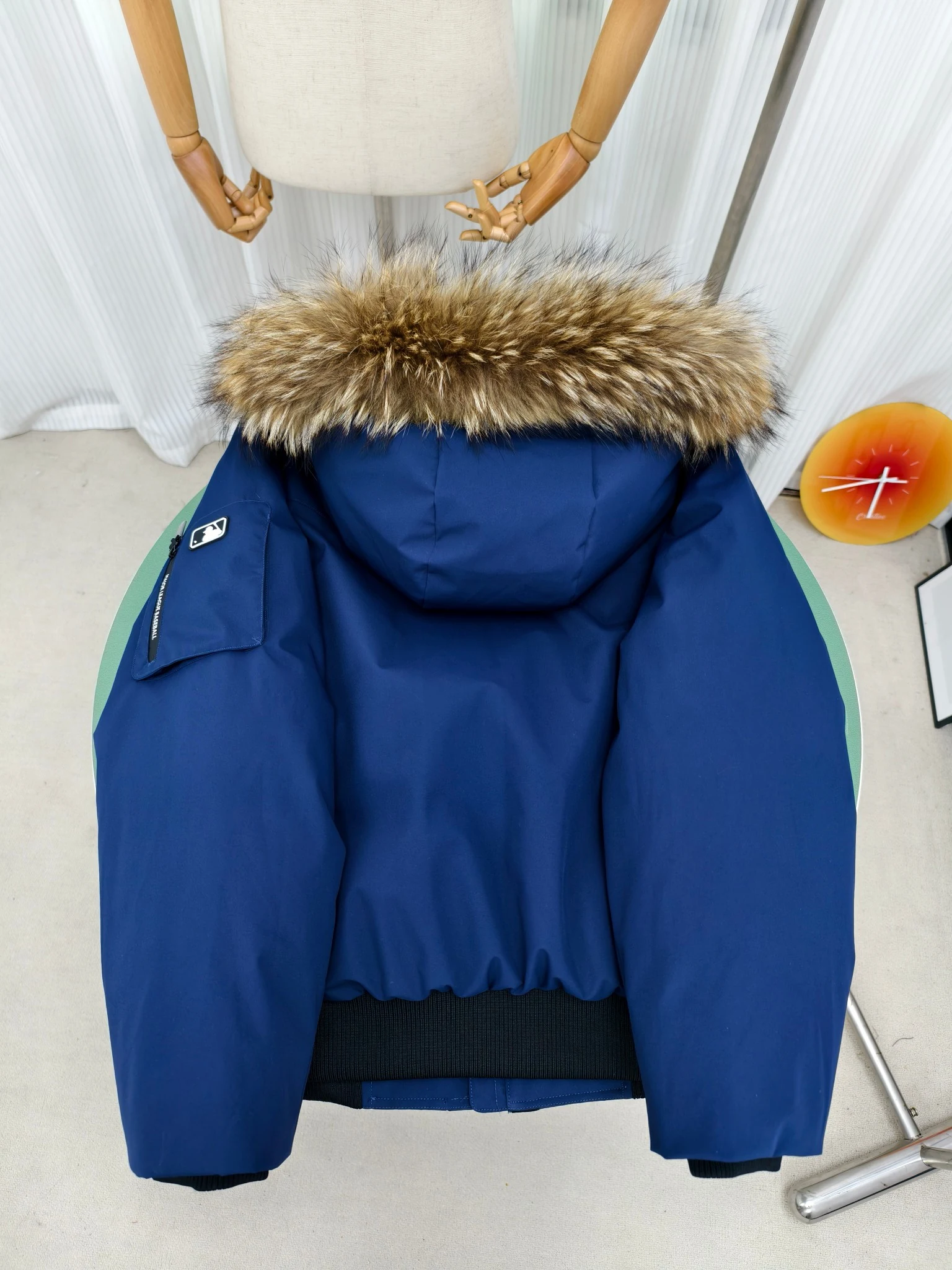 Canada Goose Short Fur-Collar Puffer Jacket - Style 9 - Canada Goose puffer jacket real photo 10