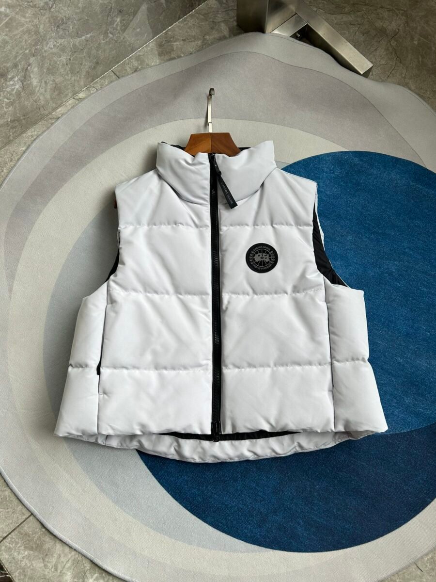 Canada Goose Short Puffer Vest - Style 12 - Canada Goose puffer vest real photo 3