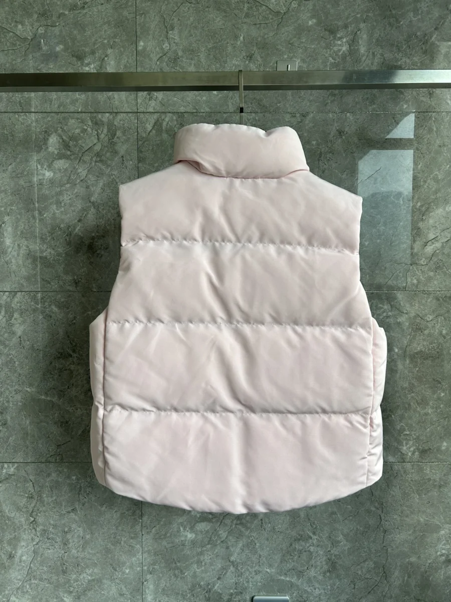 Canada Goose Short Puffer Vest - Style 2 - Canada Goose puffer vest real photo 2