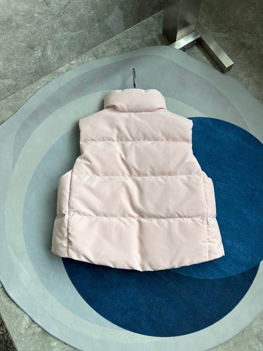 Canada Goose Short Puffer Vest - Style 2 - Canada Goose puffer vest real photo 6
