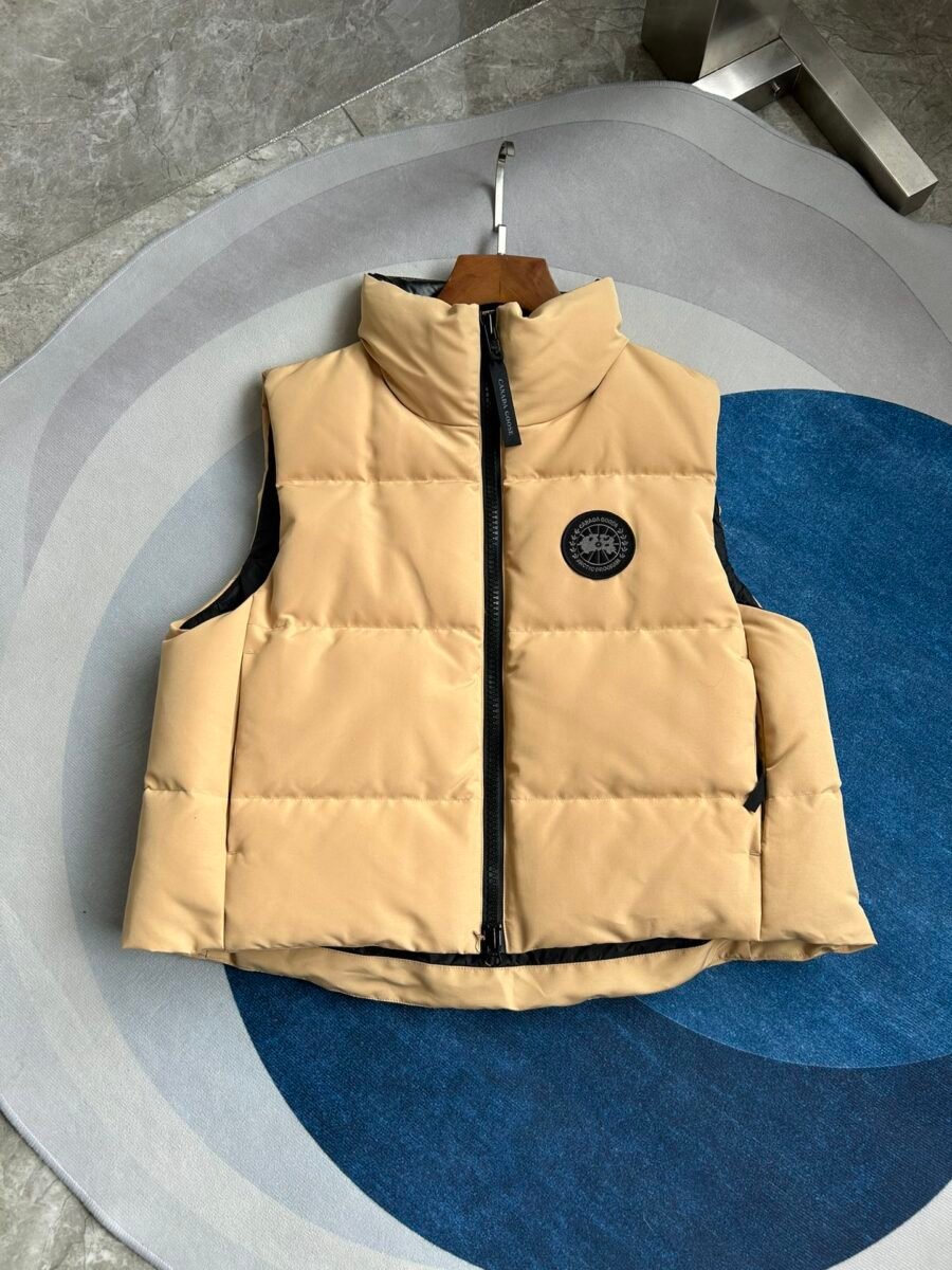 Canada Goose Short Puffer Vest - Style 5 - Canada Goose puffer vest real photo 3