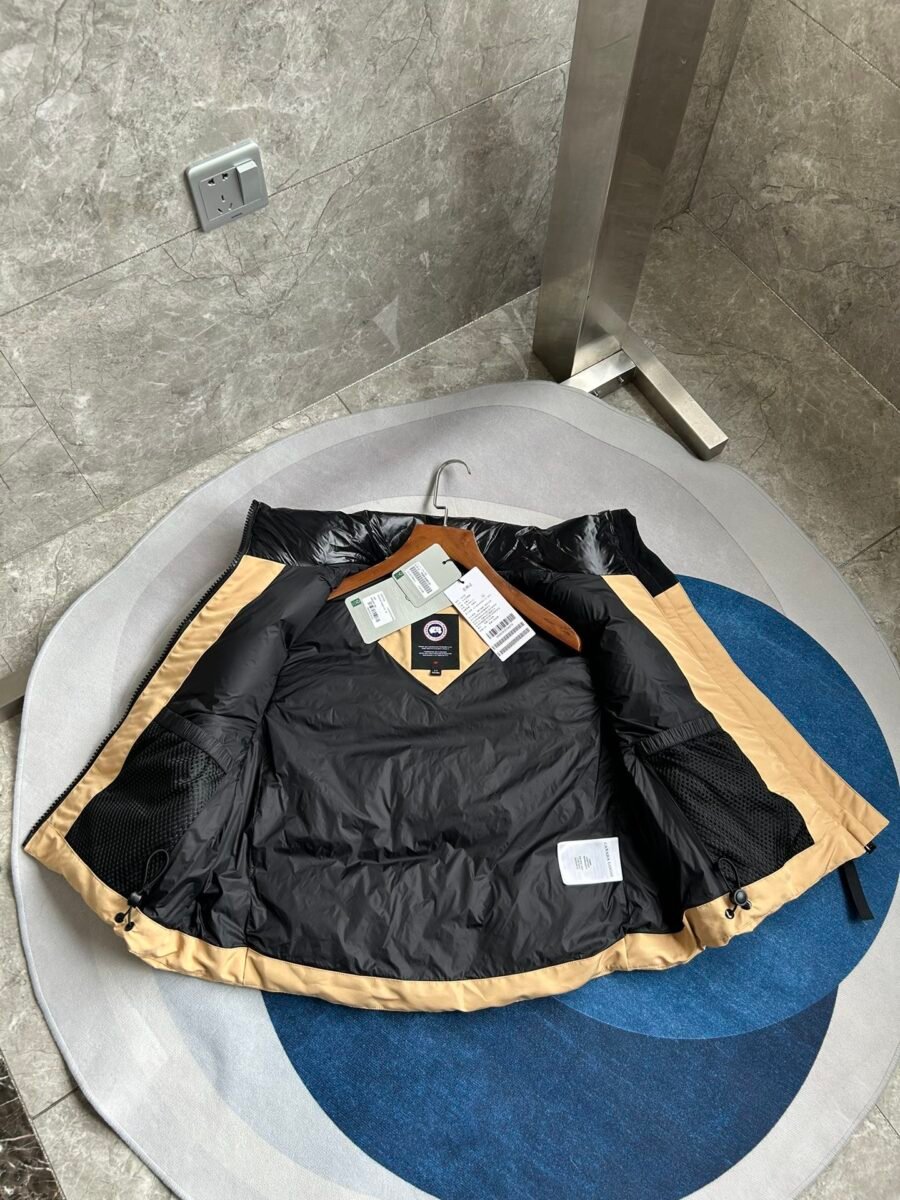 Canada Goose Short Puffer Vest - Style 5 - Canada Goose puffer vest real photo 4