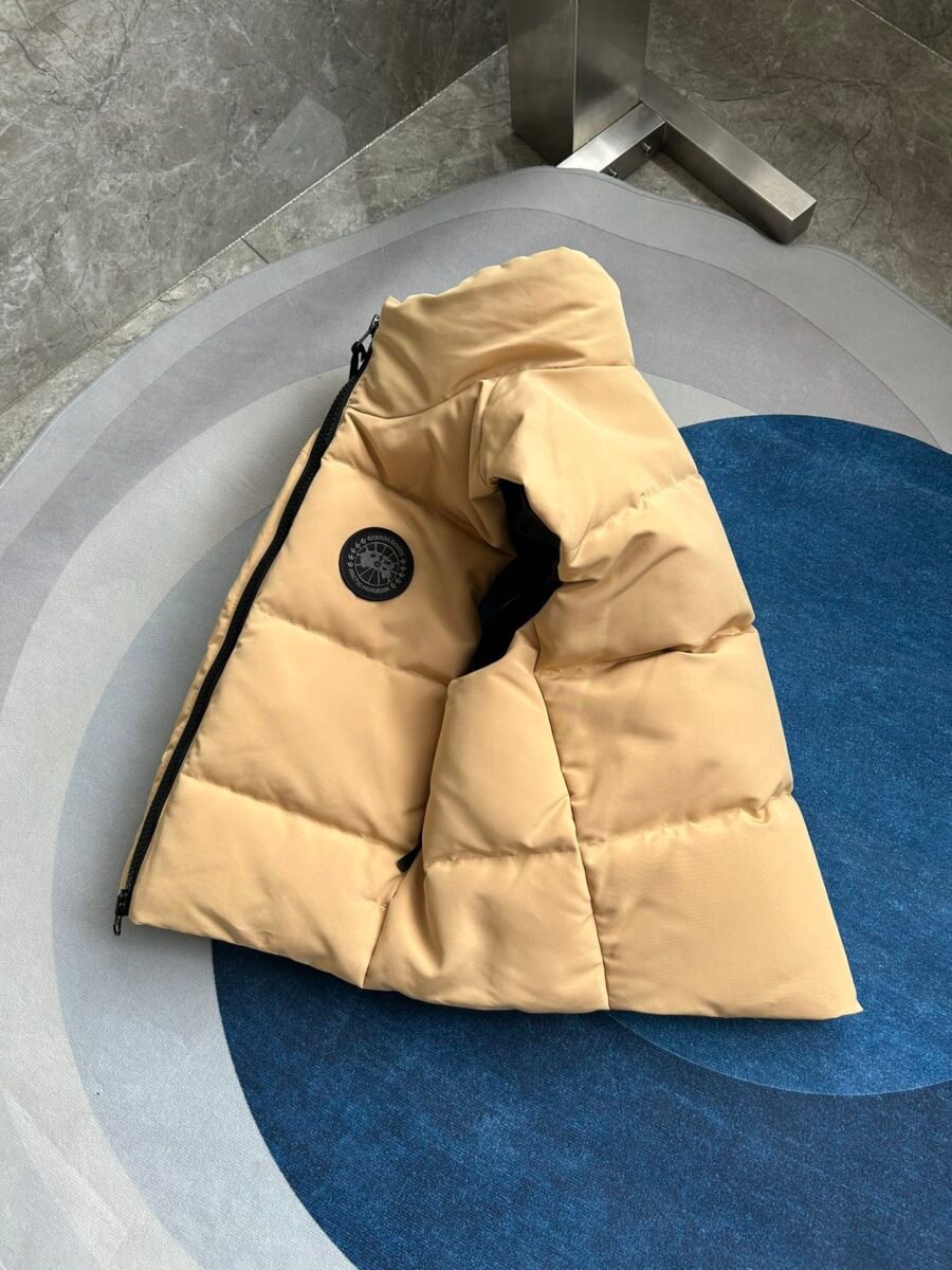 Canada Goose Short Puffer Vest - Style 5 - Canada Goose puffer vest real photo 5