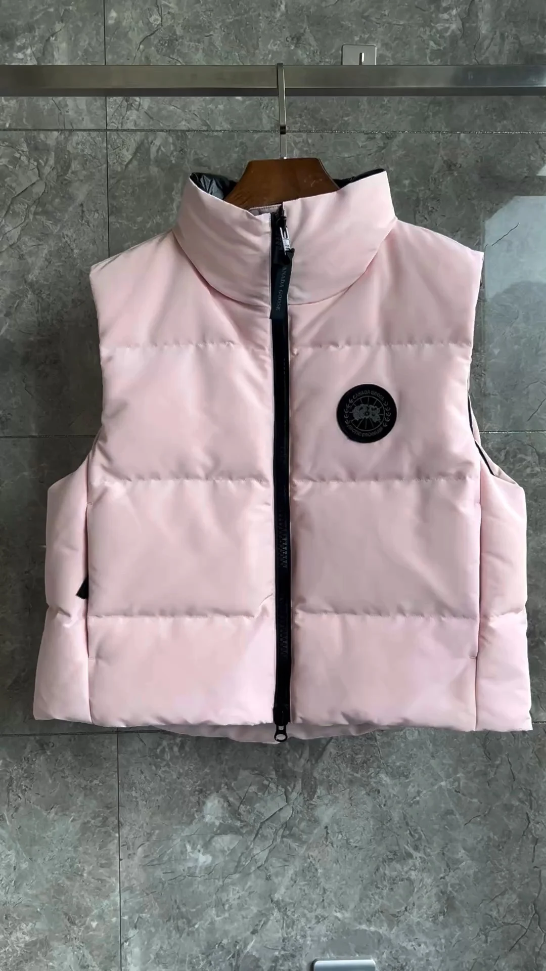 Canada Goose Short Puffer Vest - Style 7 - Canada Goose puffer vest real photo 1
