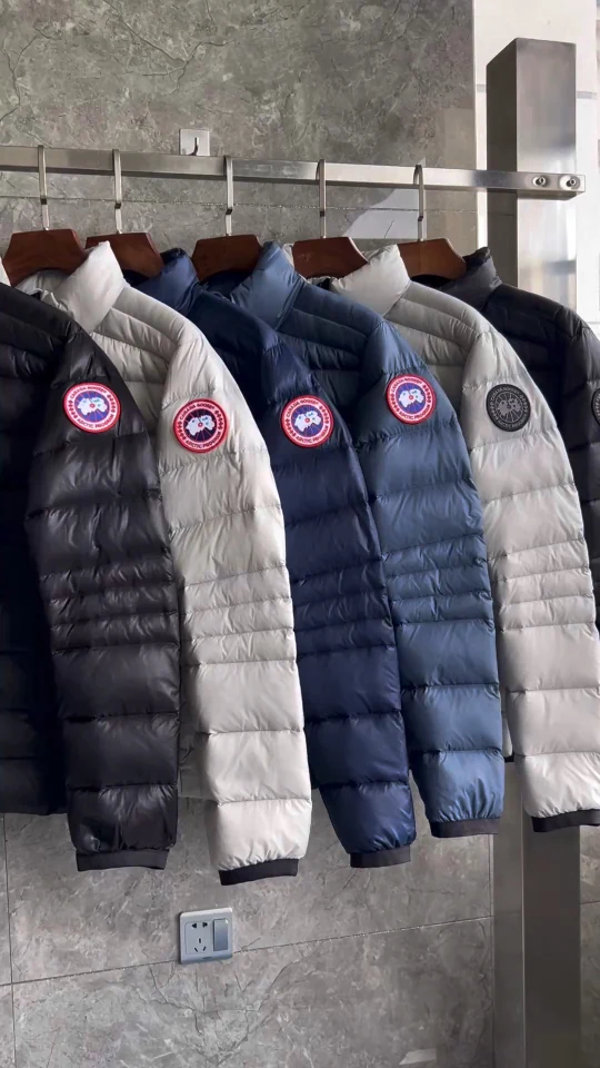 Canada Goose puffer jacket - real photo 1