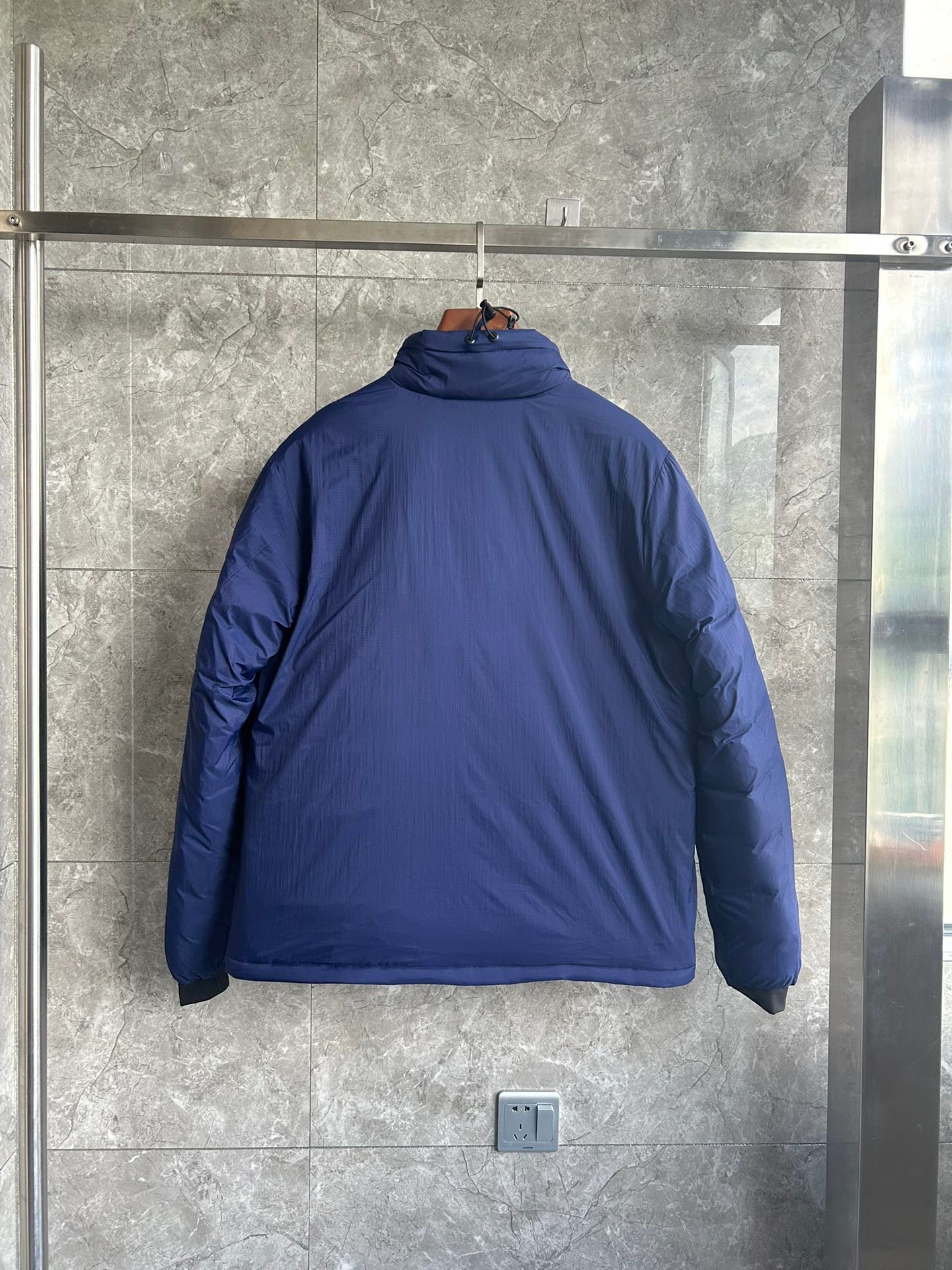 Canada Goose Stand-Collar Slim Puffer Jacket - Style 2 - Canada Goose puffer jacket real photo 2