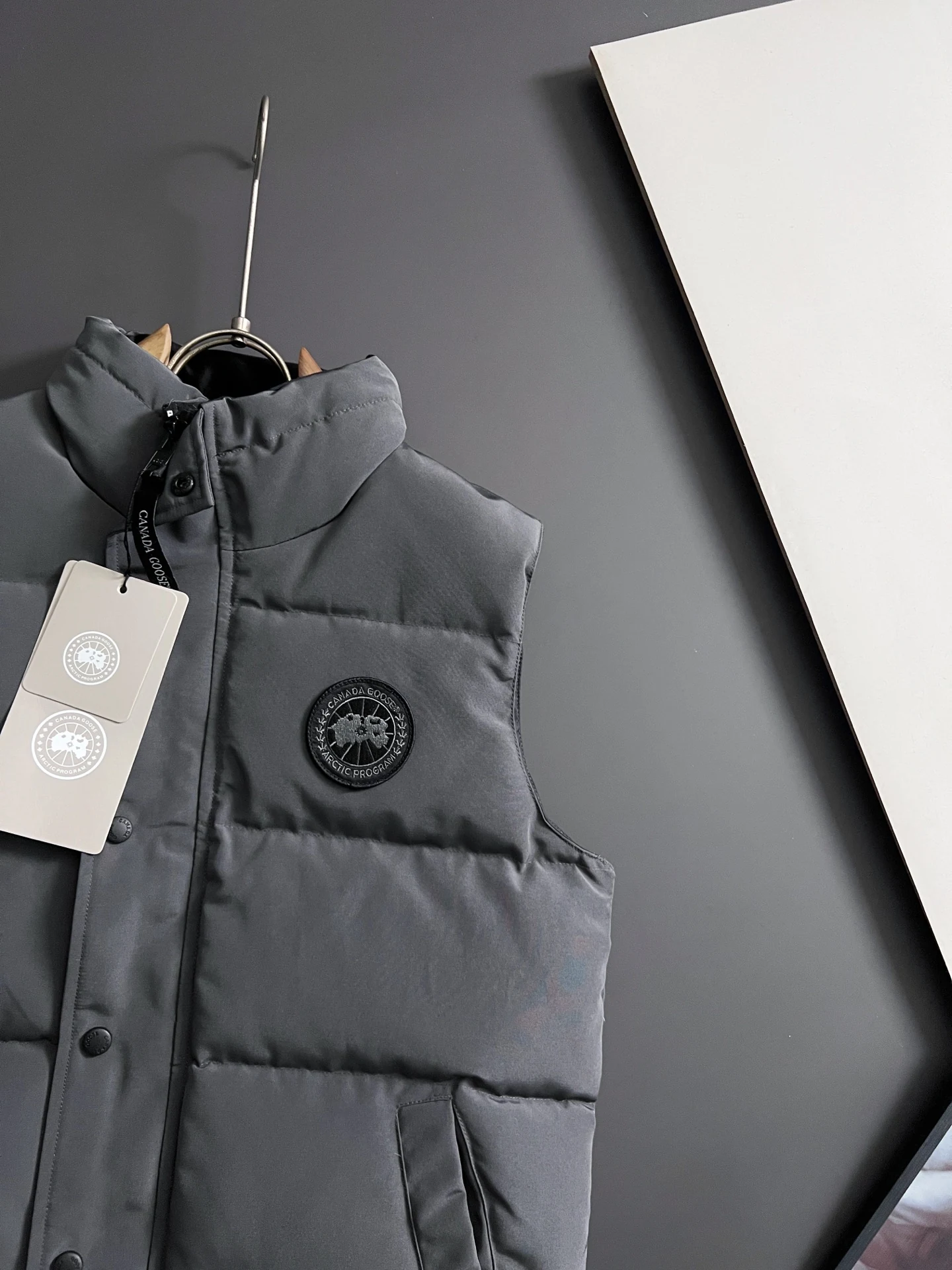 Canada Goose Stand-Collar Puffer Vest - Style 5 - Canada Goose puffer vest real photo 3