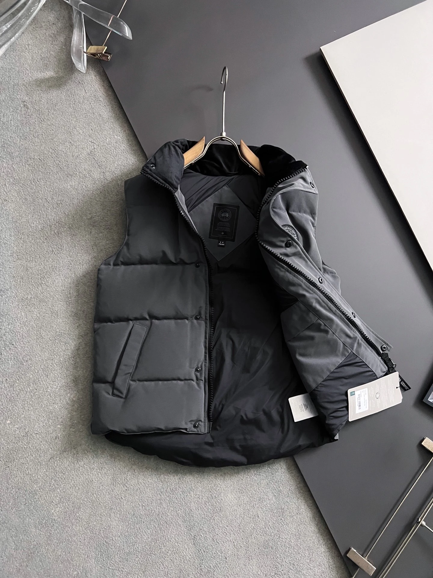 Canada Goose Stand-Collar Puffer Vest - Style 5 - Canada Goose puffer vest real photo 7
