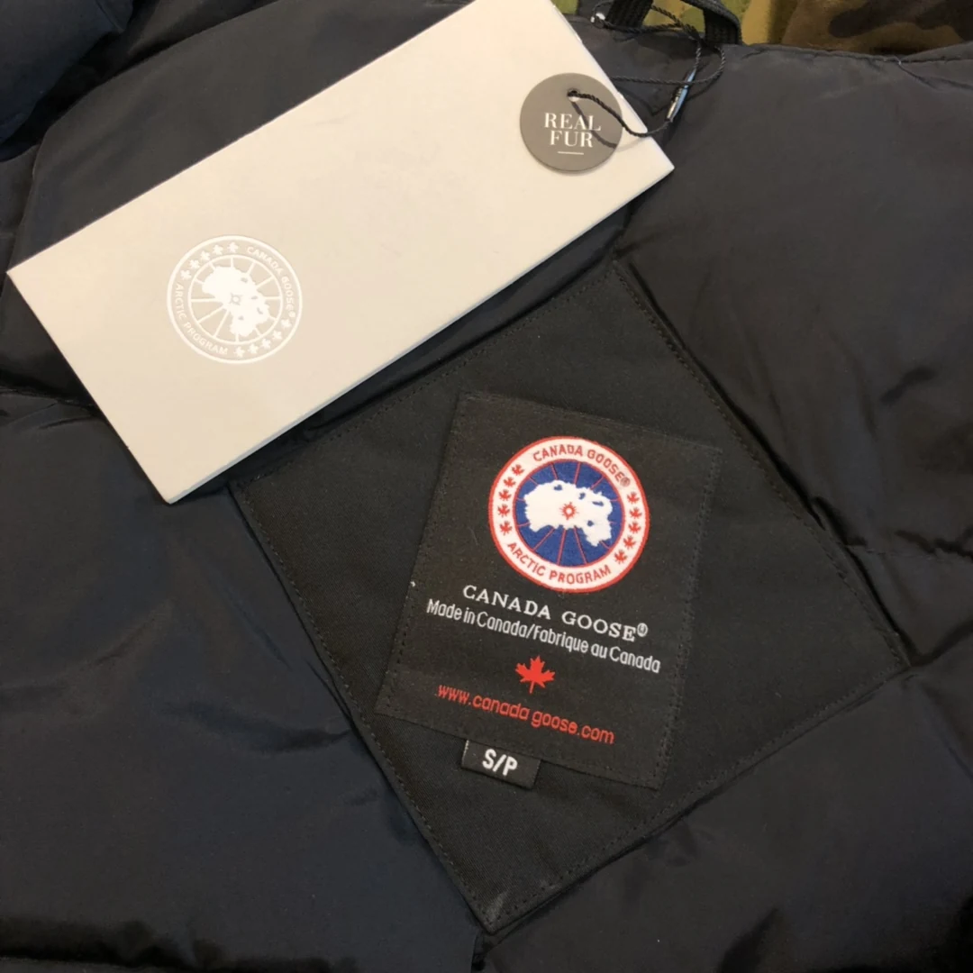 Canada Goose Zip Puffer Jacket - Style 104 - Canada Goose puffer jacket real photo 8
