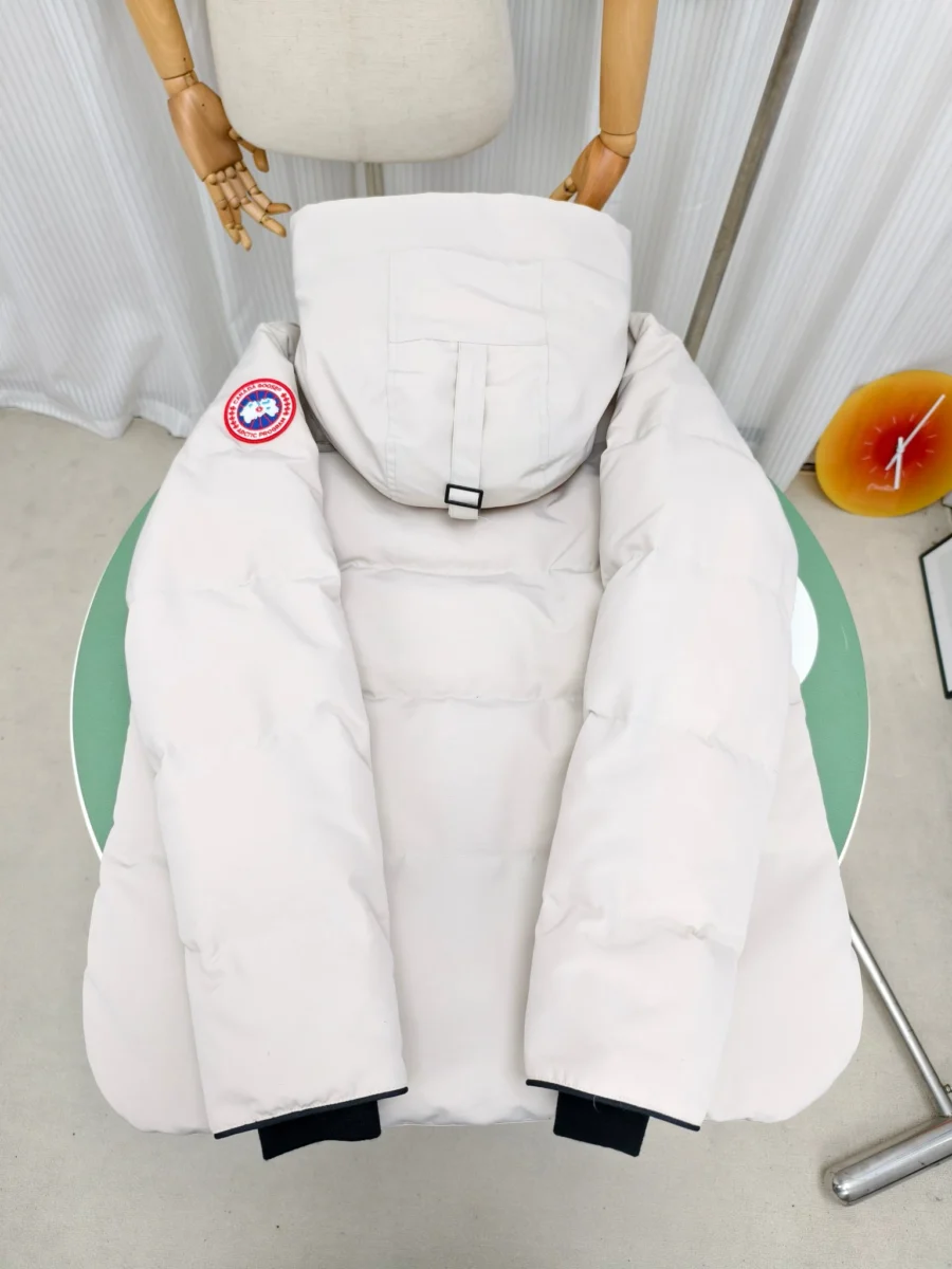 Canada Goose puffer jacket - real photo 11